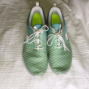 Nike ID Roche Run tennis shoes